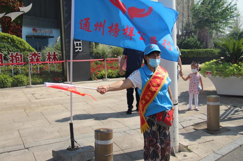 <strong>好深啊~啊～想要大鸡</strong>